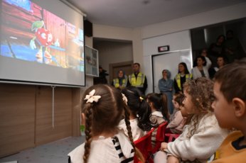 Kartepe'de Kiraz ve Kestane animasyonu ilgi görüyor 