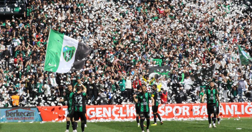 Kocaelispor taraftarı görsel şölene hazırlanıyor 